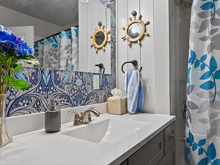 700 Broadway Ave NW #2 — Photo 33