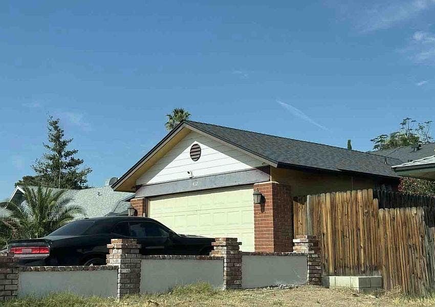 2nd image of 412 Fenoak Dr