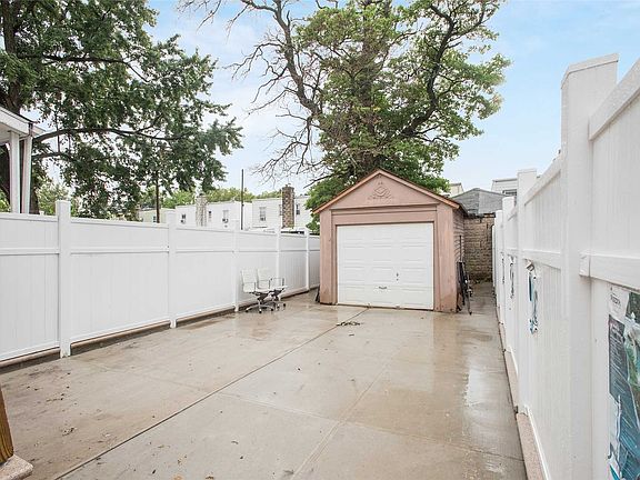 3rd image of 1406 E 54th St