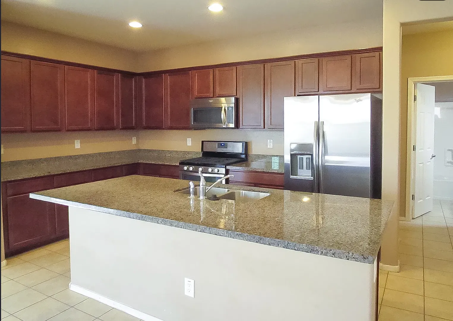 5 bed and 3 baths in Gilbert — Photo 2