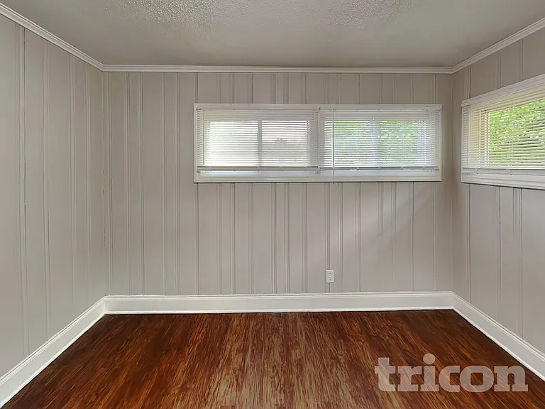 1141 Dooley Dr — Photo 9