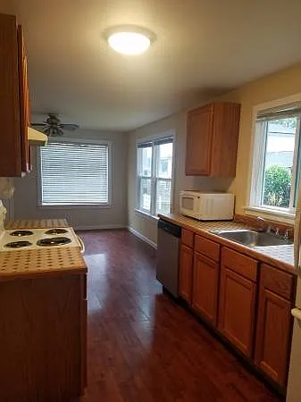2 bed, 800 sqft, $1,590 — Photo 2