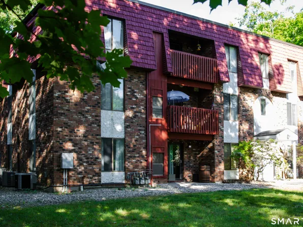 10 Woodsedge Drive #1A, Newington, CT 06111