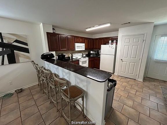 4th image of 1716 Boardwalk Ct