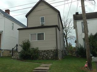 1042 Wayne St, Washington, PA 15301