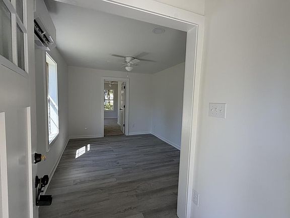 8th image of 200 Draper St