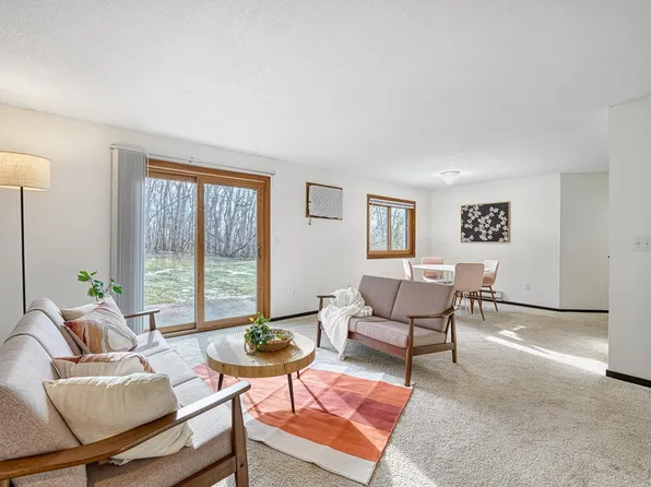 1570 Wheelock Ln APT 101, Saint Paul, MN 55117
