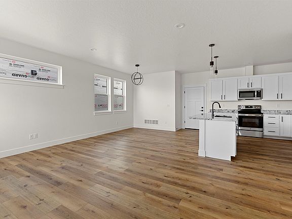 3rd image of 5325 Remington Ct #A