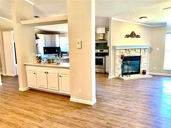 3rd image of 1720 Thousand Oaks Trl