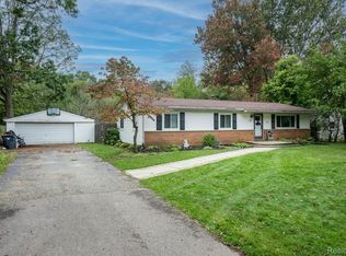 1771 Westwood Dr, Troy, MI 48083
