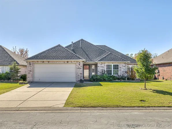 19414 E 49th St S, Broken Arrow, OK 74014