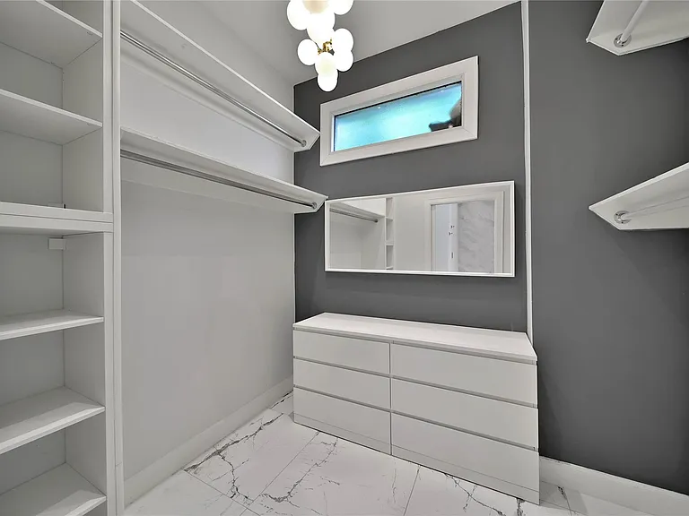 2206 Saxon Dr — Photo 29