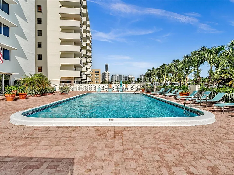 401 Golden Isles Dr #1007 — Photo 41
