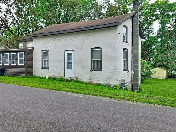 3 Factory St, Union Springs, NY 13160