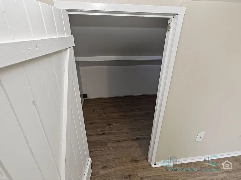 400 N Holladay Dr — Photo 9