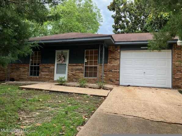 15201 Lawton Dr, Biloxi, MS 39532