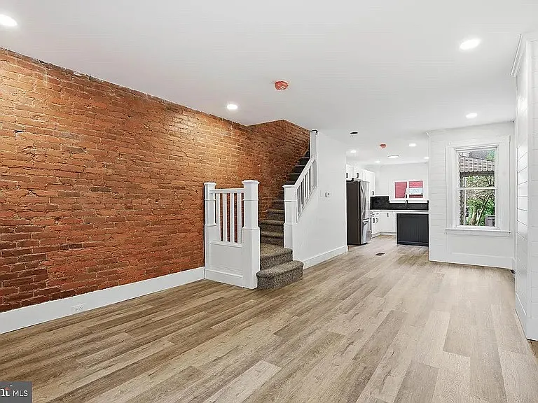 2 bed, 1064 sqft, $2,000 — Photo 4