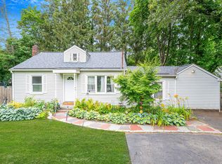 11 Amityville Rd, Sound Beach, NY 11789