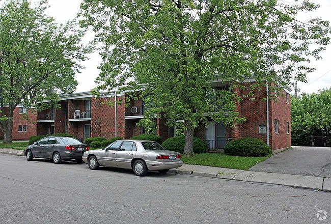 856 Continental Ct #7 — Photo 8