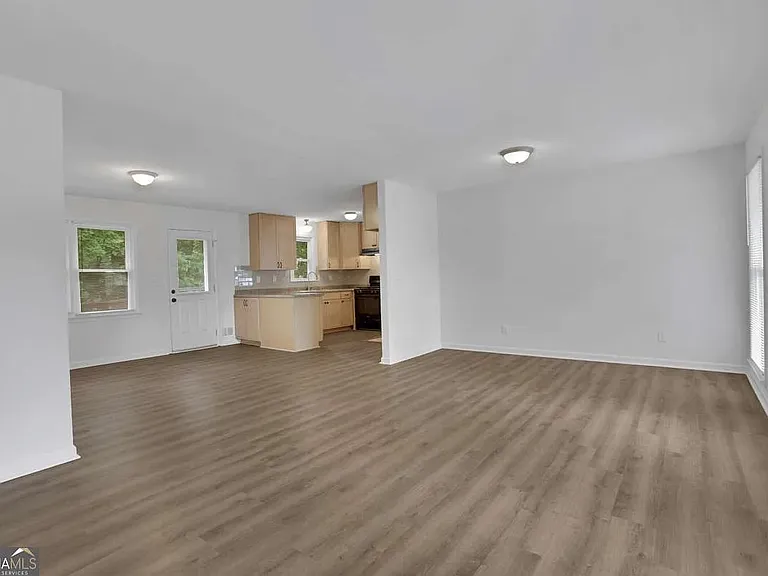 4845 Oak Grove Dr — Photo 5