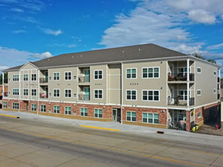 Pine Island Apartments — Photo 1