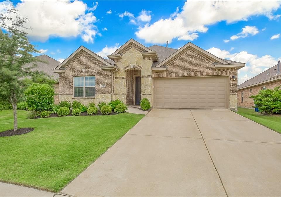 1st image of 1424 Castle Creek Dr