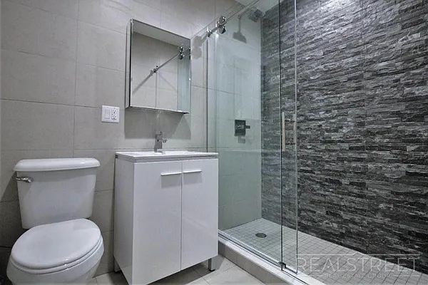 Rented by Real Street Inc | media 8