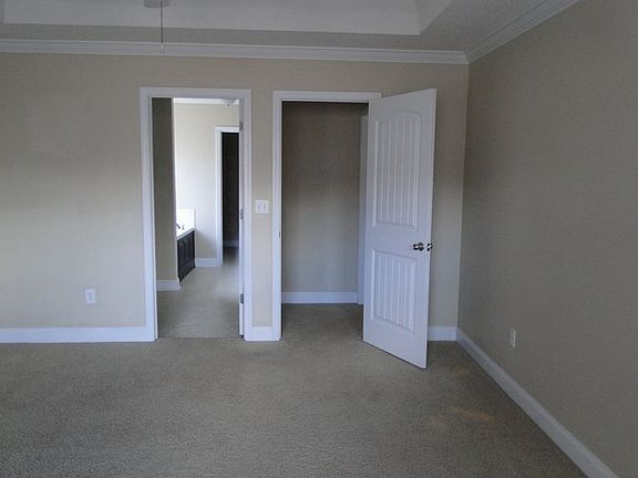 4th image of 107 Blackstone Ct