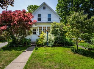 160 N Maple St, Northampton, MA 01062