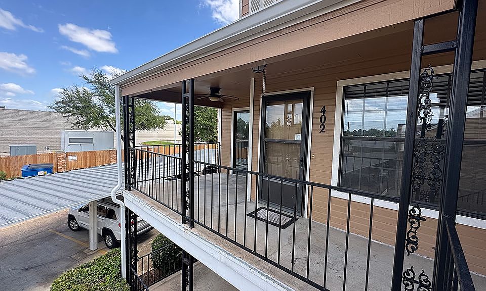 1st image of 400 S Town Dr Unit 402