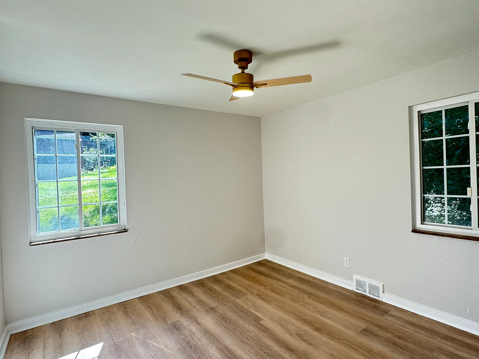 3 bed, 1.5 bath, 1300 sqft, $1,850 — Photo 4