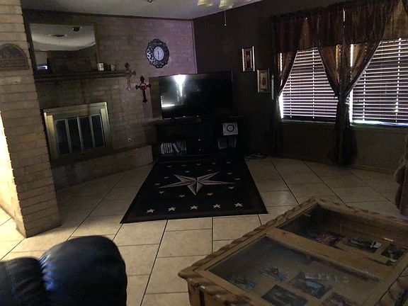 4th image of 2317 Robertson Dr