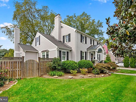 3rd image of 1536 Brookhaven Dr