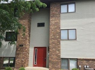 1916 Tracy Dr APT 28, Bloomington, IL