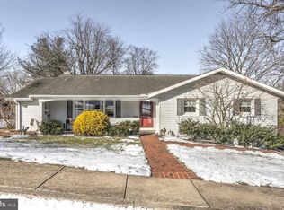 130 Broad St, Akron, PA 17501