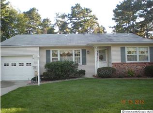 23 Edgewater Dr, Toms River, NJ 08757