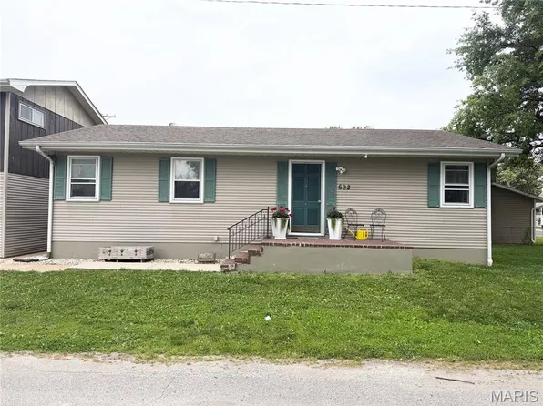 602 Illinois Ave, Dupo, IL 62239