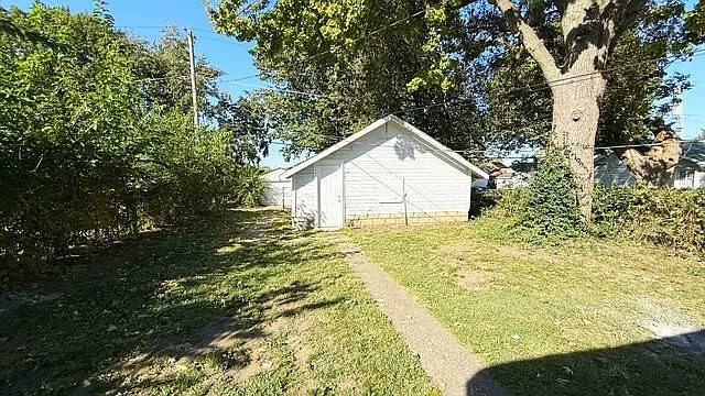 3 bed, 1.0 bath, 1089 sqft, $1,125 — Photo 3