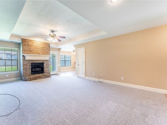 2nd image of 1203 E Liberty