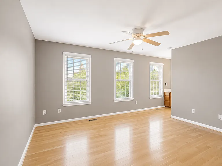 703 Herndon Woods Ct — Photo 14