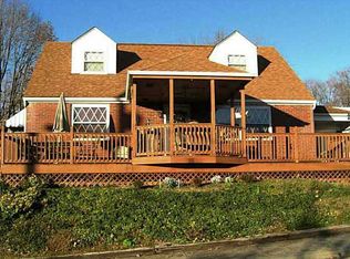 300 Pershing Dr, New Kensington, PA