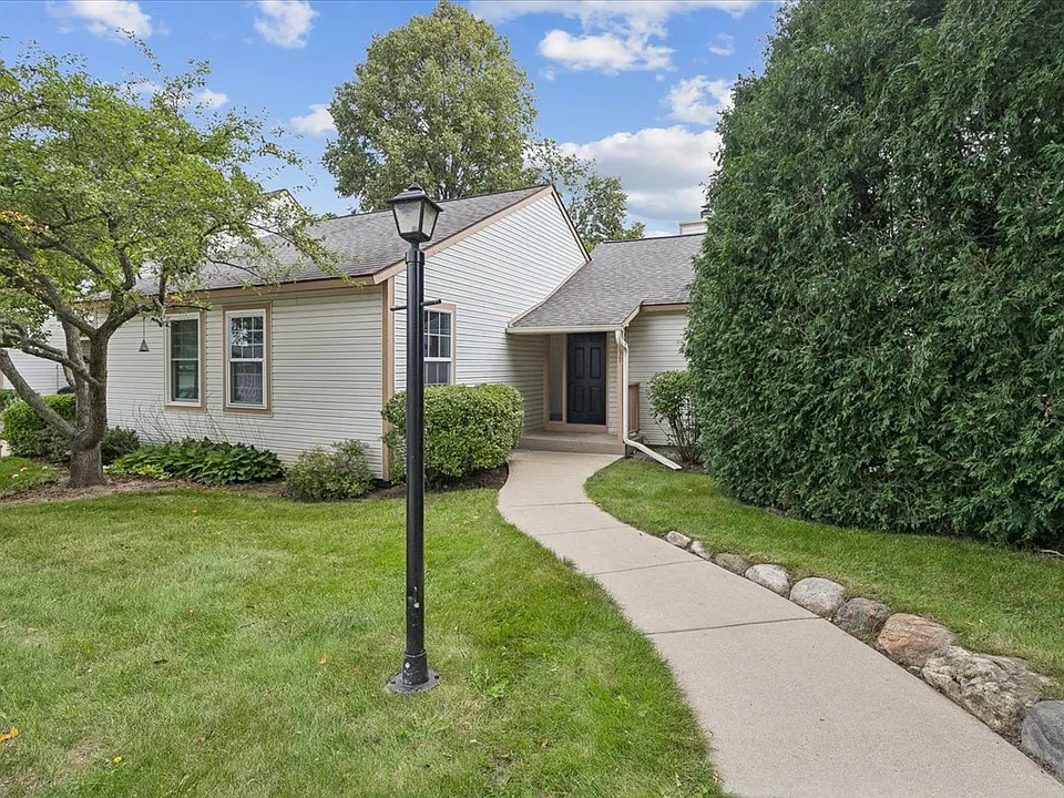 931 Chase Ct