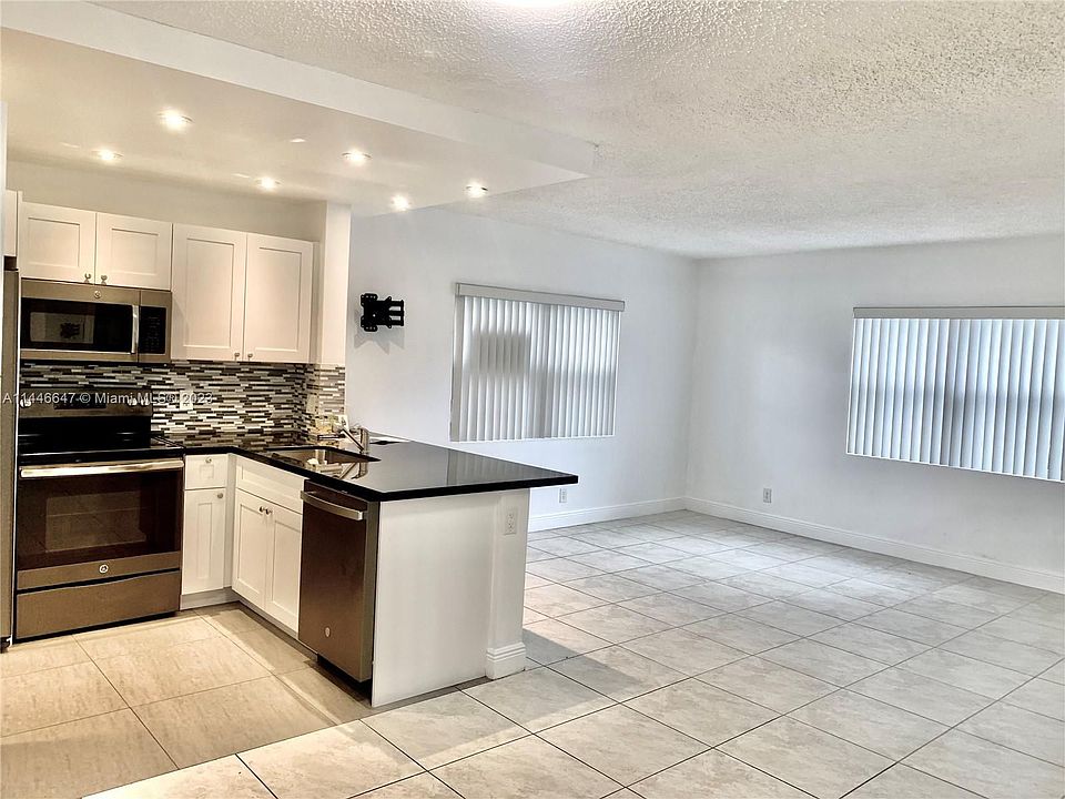 1st image of 5050 Bayview Dr APT 1
