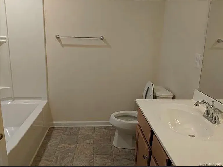 6828 Carradale Way — Photo 5