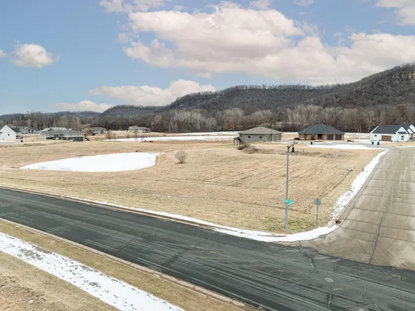 149 W Emerald Lake Dr, Lake City, MN 55041