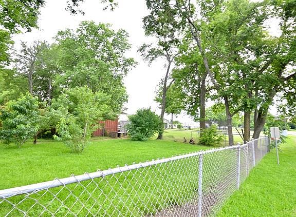 4th image of 279 N Grand Saline St