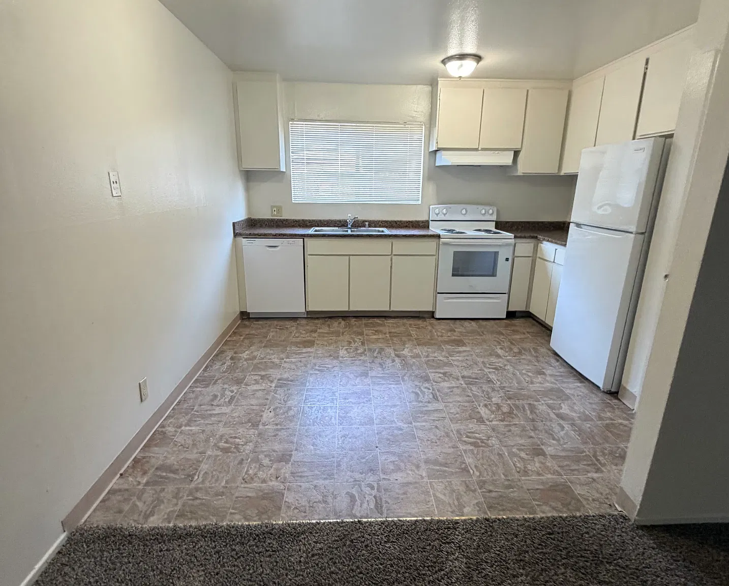2 bed, 850 sqft, $1,125 — Photo 3