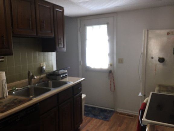 2nd image of 17 Shorewood Dr S