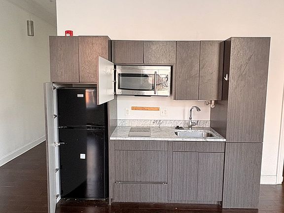 3rd image of 917 Saint Paul St APT 5