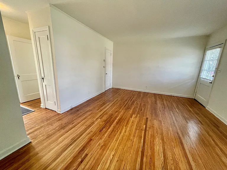 912 Oxmoor Rd — Photo 17